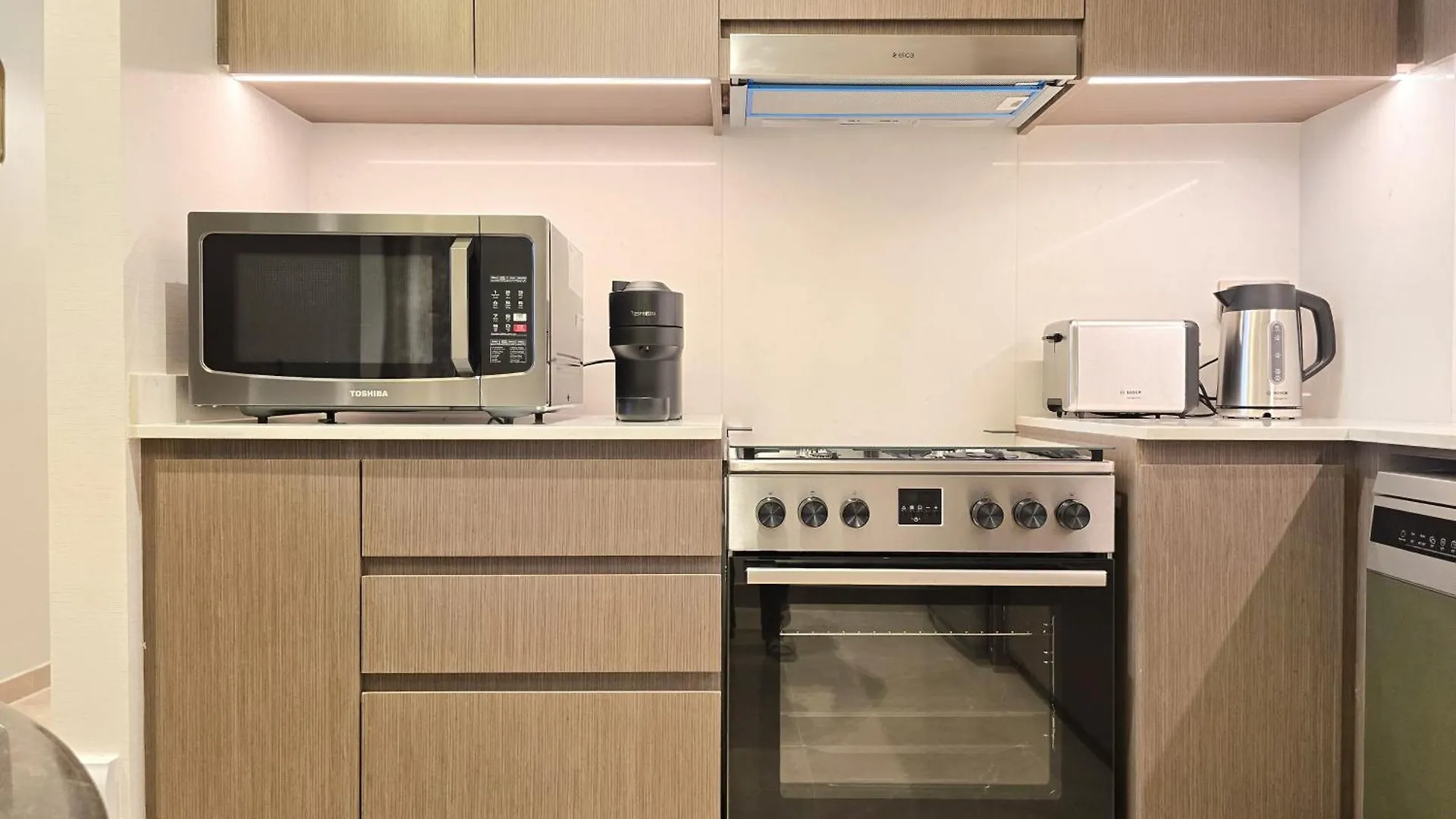 Venduras Homes -Grande Tower, Downtown Dubai, Burj Khalifa & Fountain Views Dubai