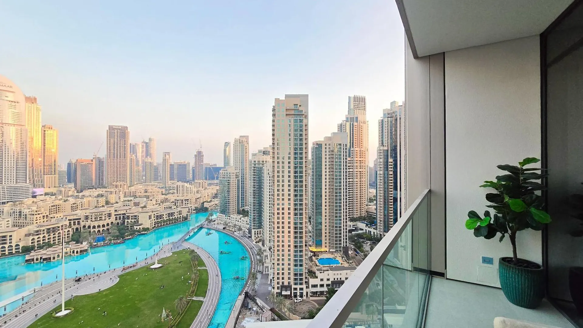 Venduras Homes -Grande Tower, Downtown Dubai, Burj Khalifa & Fountain Views 0*, Dubai