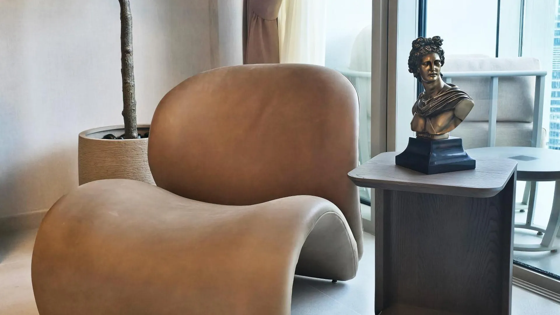 Venduras Homes -Grande Tower, Downtown Dubai, Burj Khalifa & Fountain Views Apartment