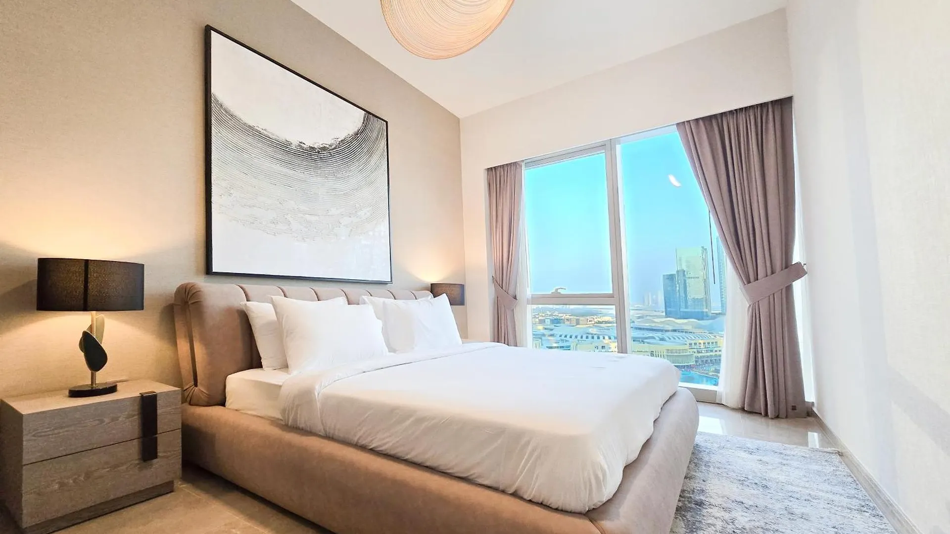 Venduras Homes -Grande Tower, Downtown Dubai, Burj Khalifa & Fountain Views