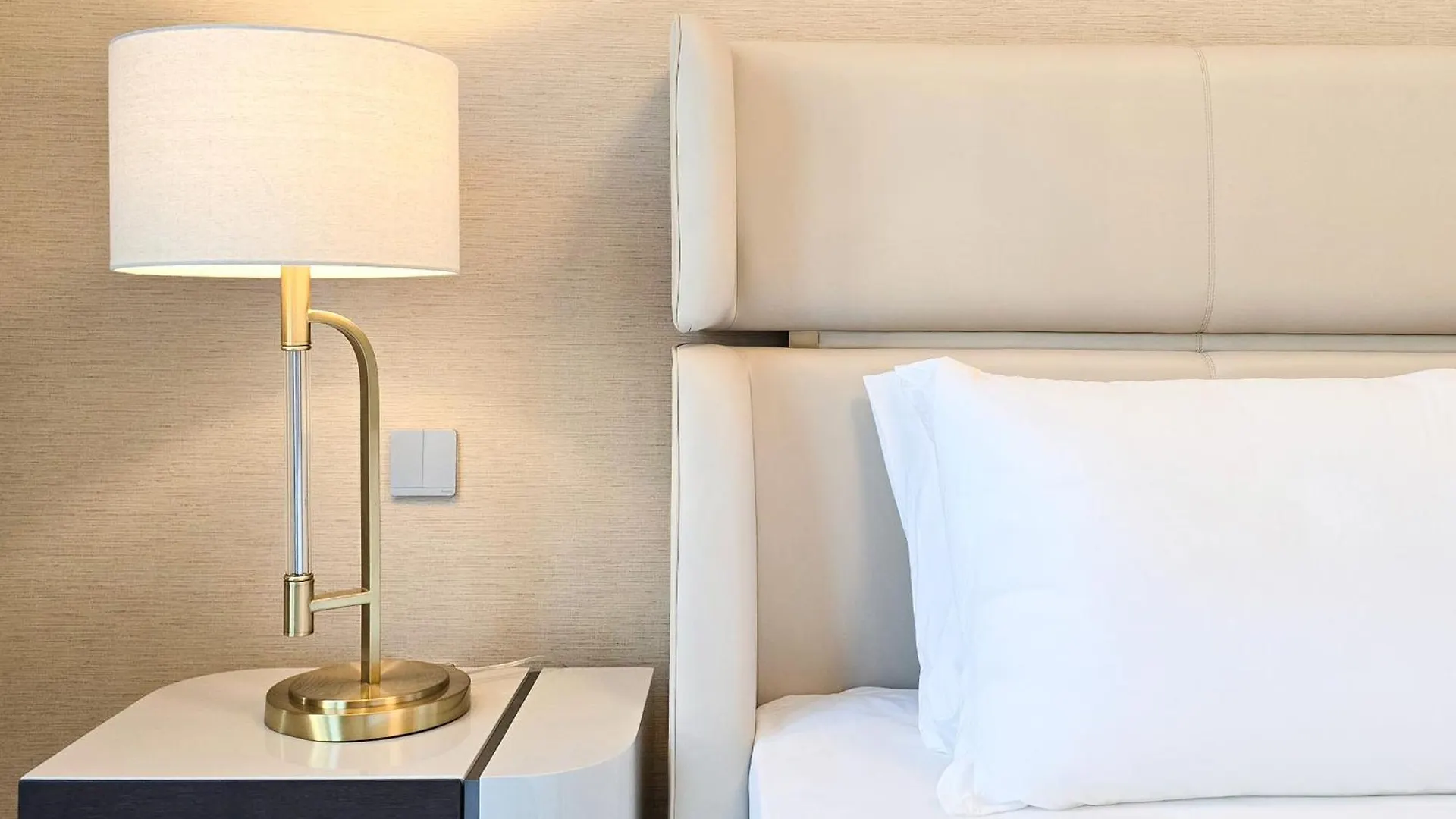 Venduras Homes -Grande Tower, Downtown Dubai, Burj Khalifa & Fountain Views
