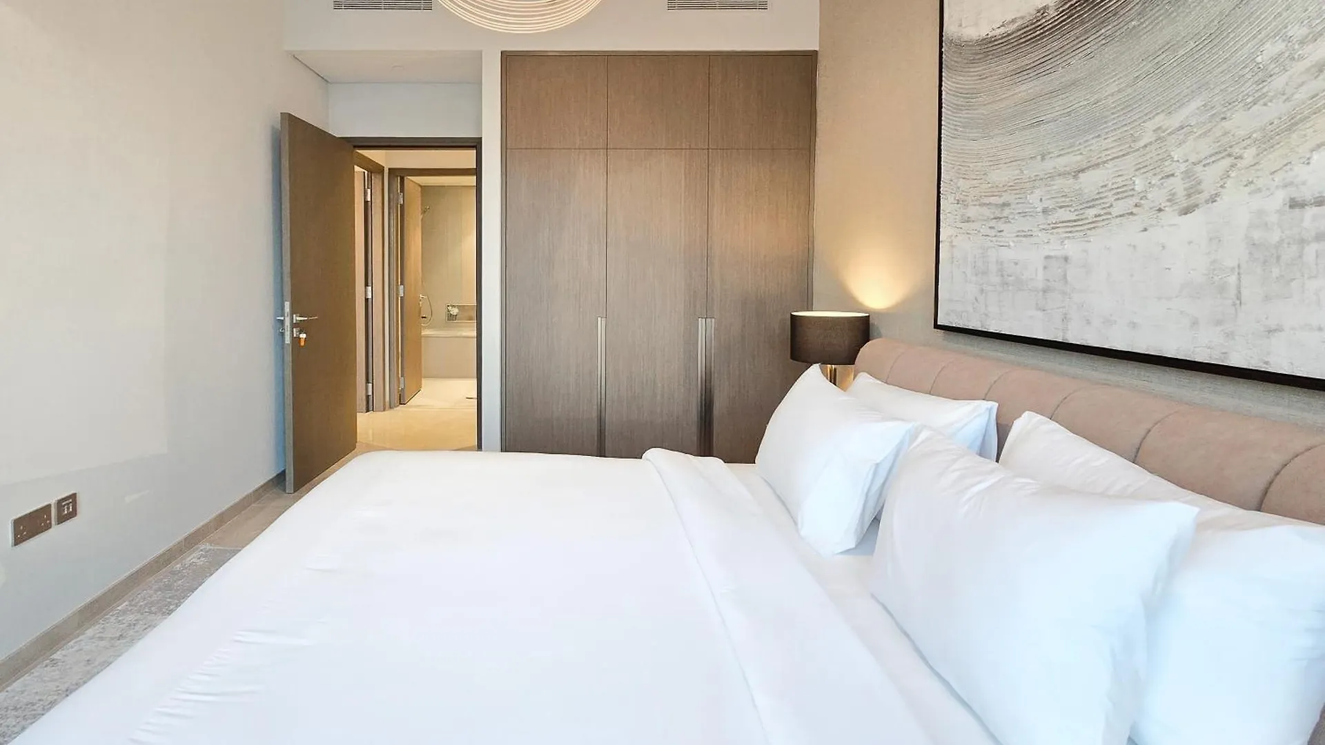 Venduras Homes -Grande Tower, Downtown Dubai, Burj Khalifa & Fountain Views Dubai