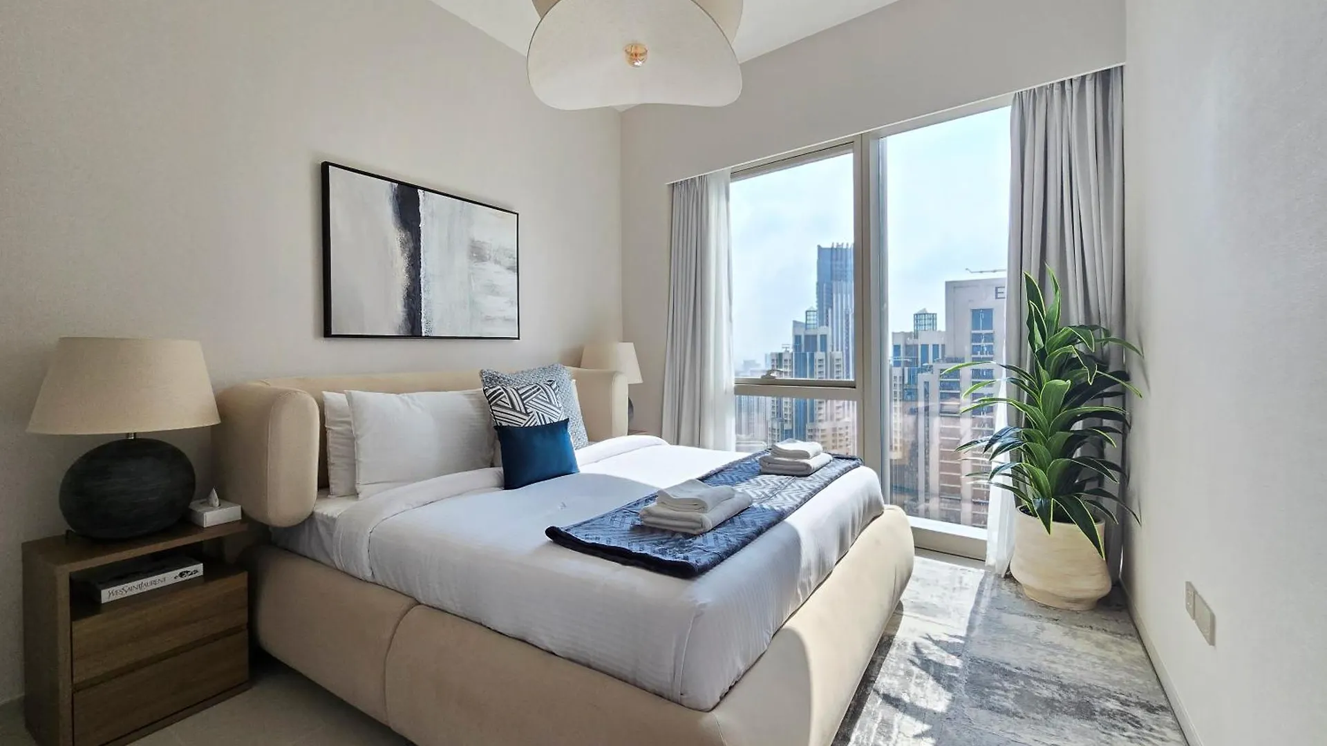 Apartment Venduras Homes -Grande Tower, Downtown Dubai, Burj Khalifa & Fountain Views