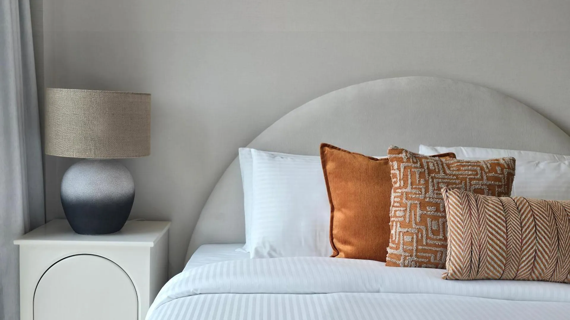 Apartment Venduras Homes -Grande Tower, Downtown Dubai, Burj Khalifa & Fountain Views
