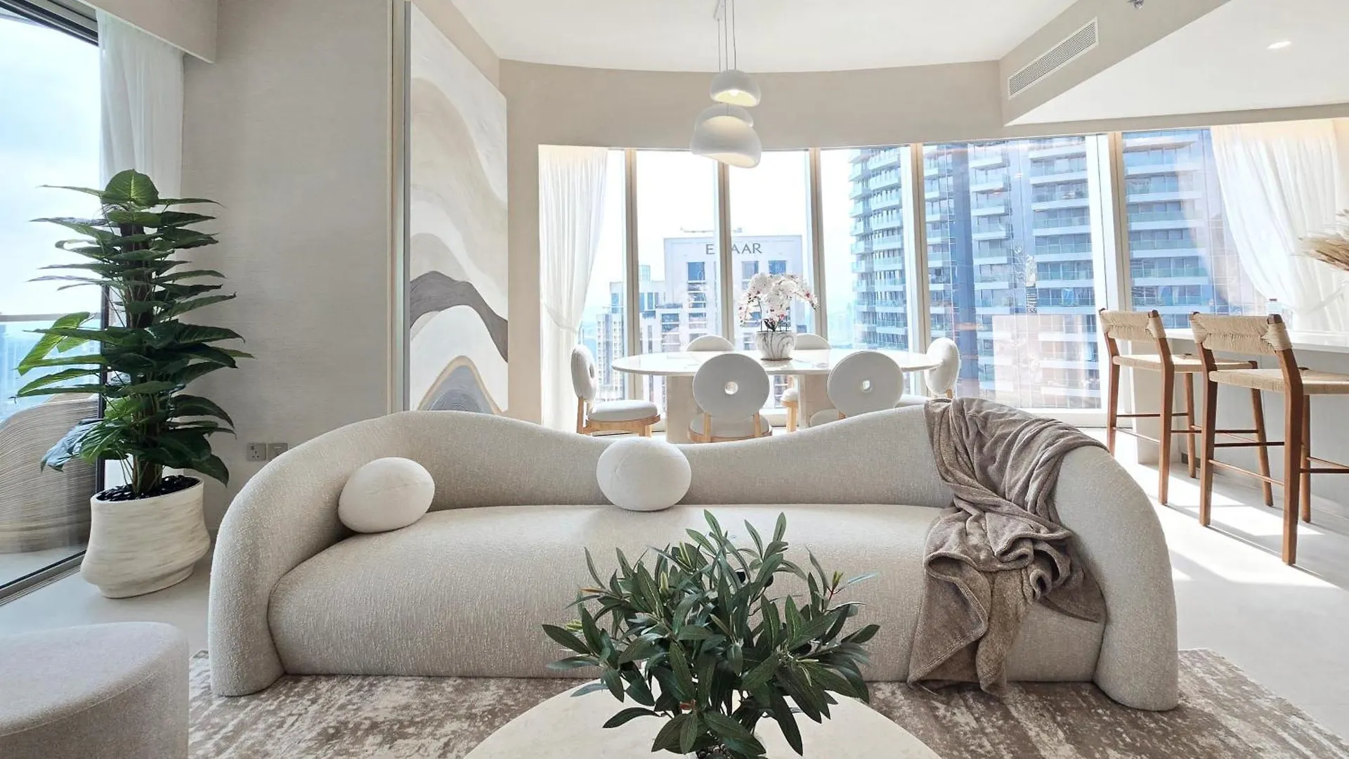 Apartment Venduras Homes -Grande Tower, Downtown Dubai, Burj Khalifa & Fountain Views