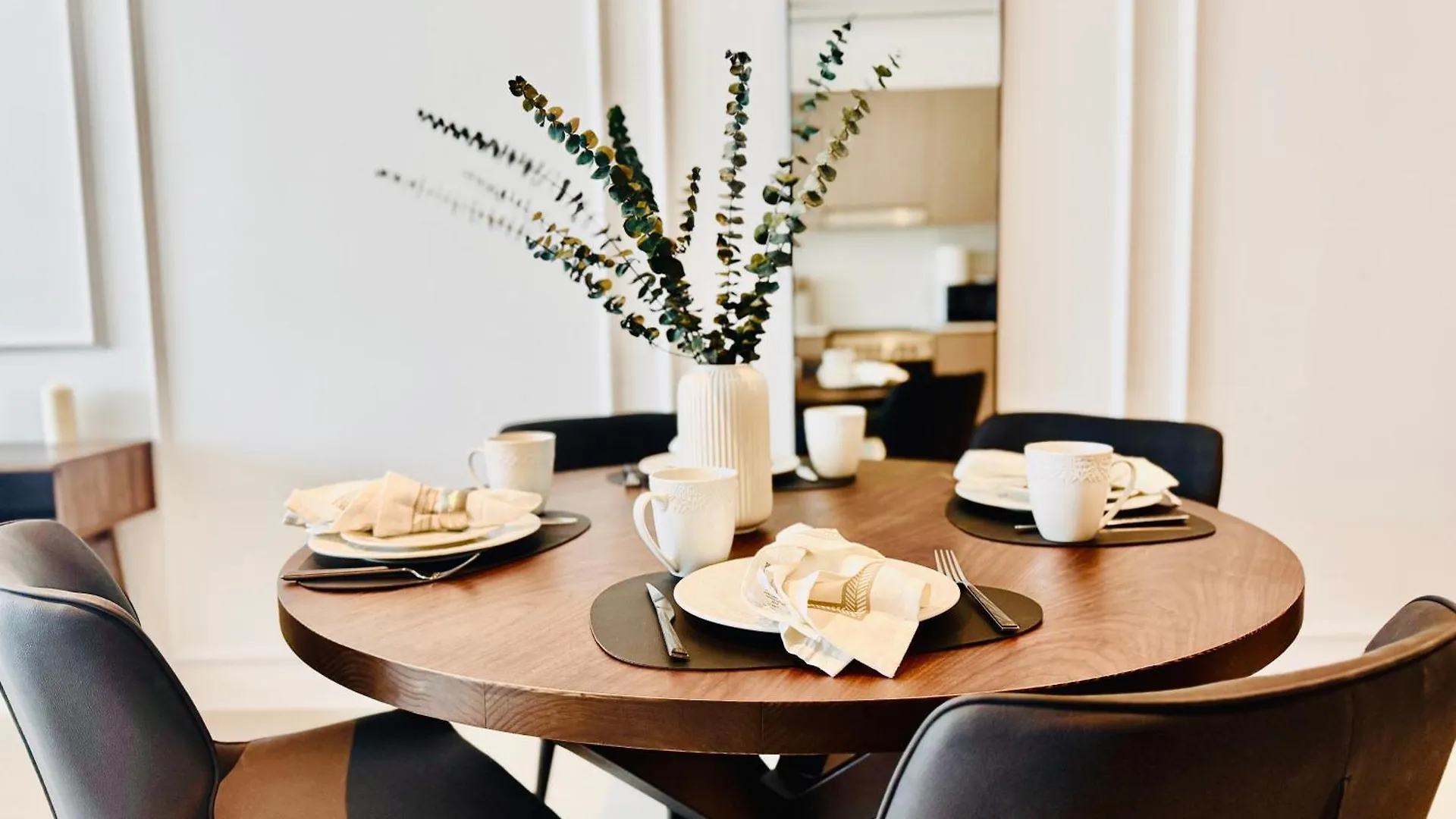 Venduras Homes -Grande Tower, Downtown Dubai, Burj Khalifa & Fountain Views Apartment