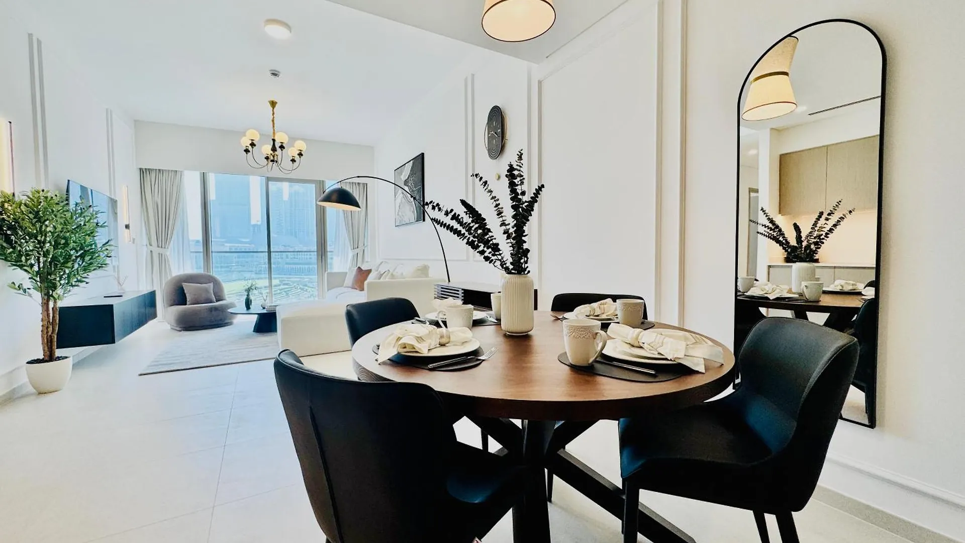 Apartment Venduras Homes -Grande Tower, Downtown Dubai, Burj Khalifa & Fountain Views